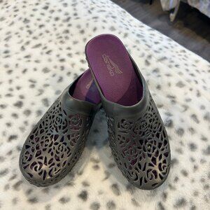 DANSKO, MULES - SLIDE ON SHOES, GRAY IN GREAT CONDITION. WORN ONCE.